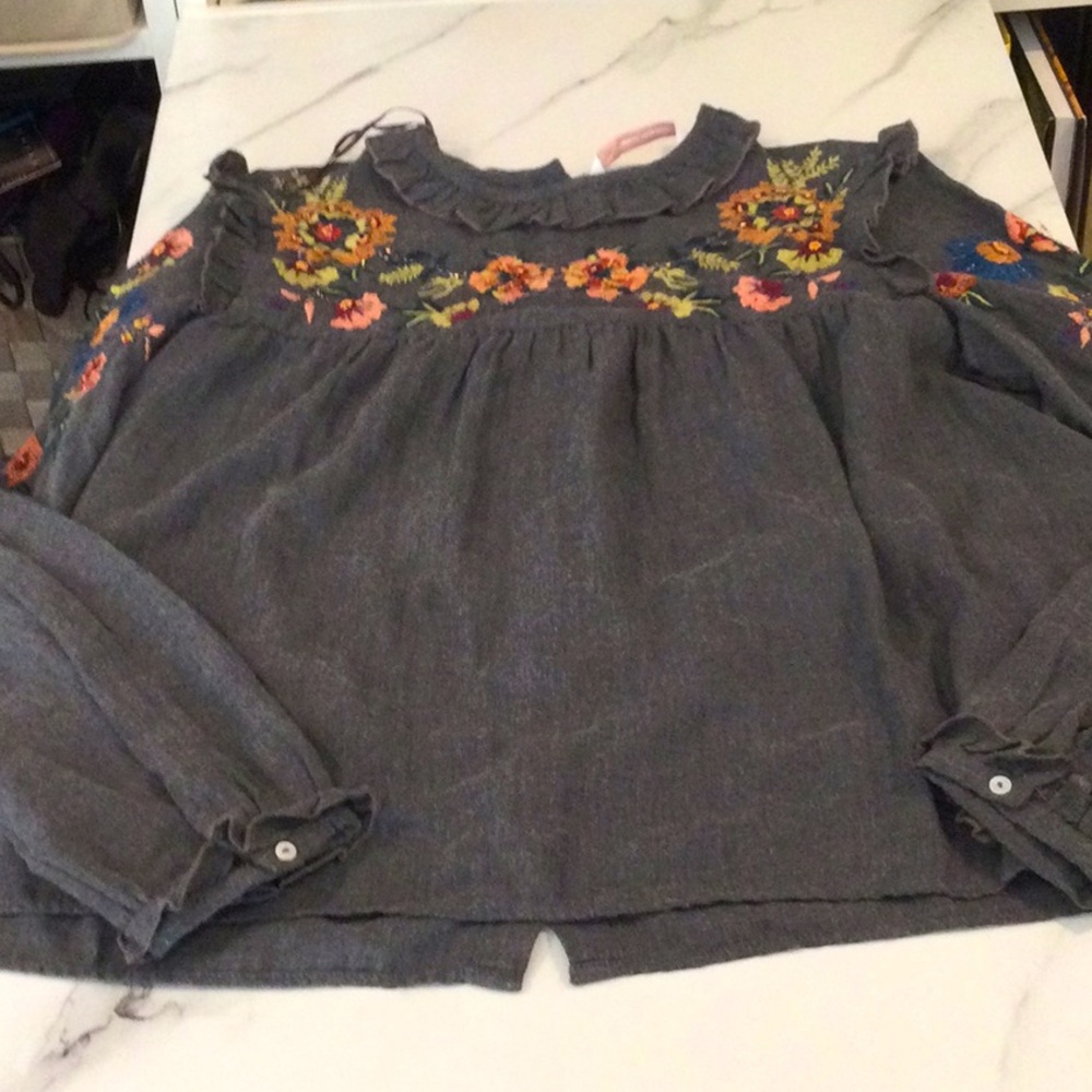 Zara gray long puff sleeve rose embellished blouse, small.